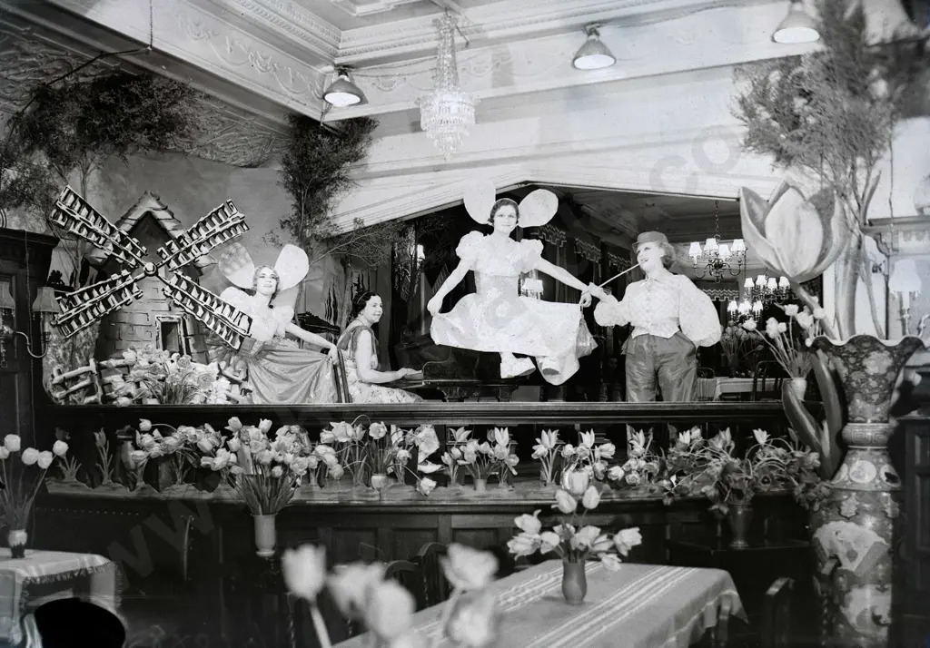 E.A. Philips studio? 3 boxes of glass plate negatives - Savoy Hotel, Southland, Farra Bros. Grand Hotel etc Image 1++