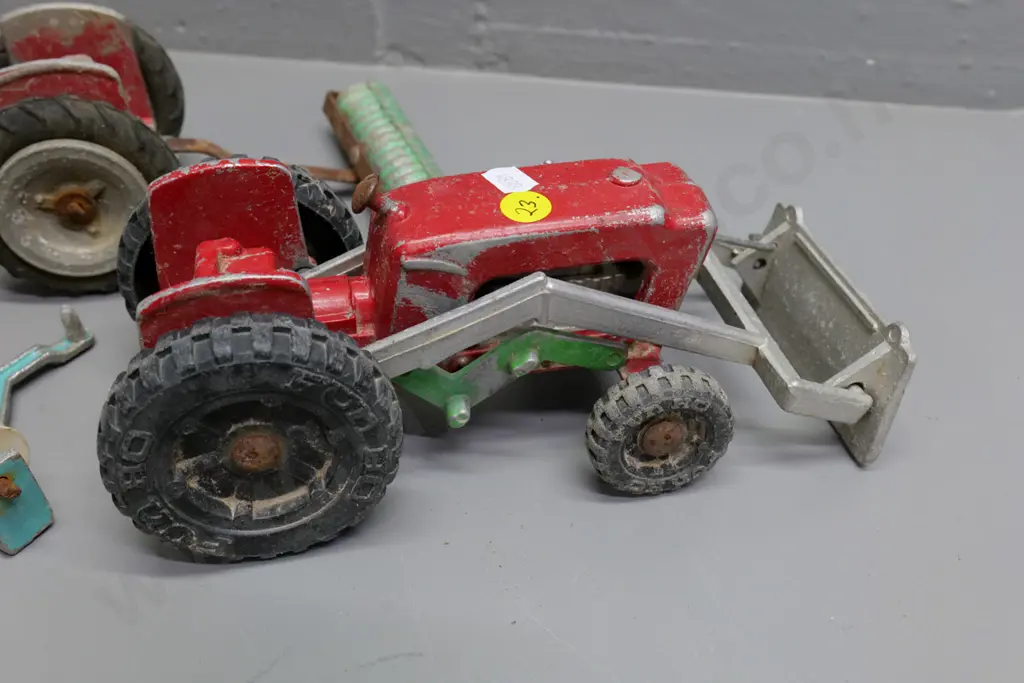 2 Fun Ho tractors and 2 sets of discs, one missing steering wheel, other missing blade & arm Image 1++