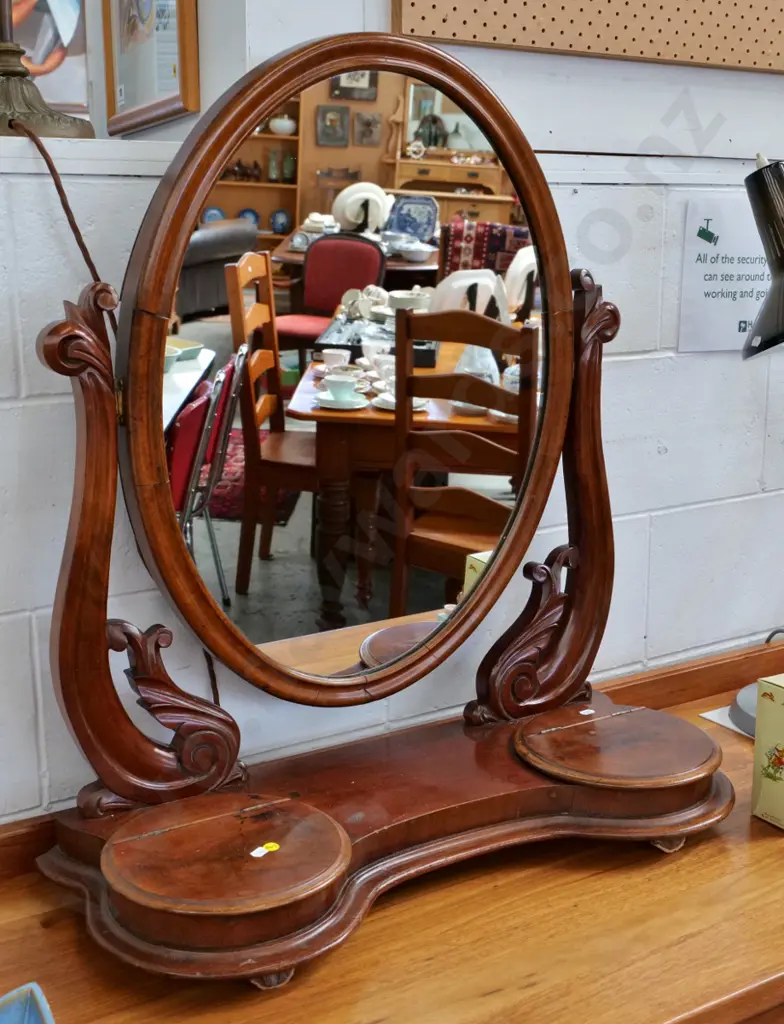 Victorian mahogany oval cheval mirror with carved columns, 2 jewellery compartments H790 W690 D280 Image 1++