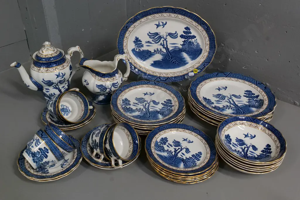 Booth's Real Old Willow 6-piece dinner set with coffee pot and jug Image 1++