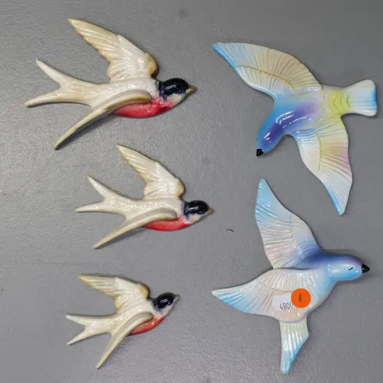 5 wall-hanging flying birds - 3 Coral Craft New Zealand swallows, largest H-100 L-120 and 2 unmarked bluebirds