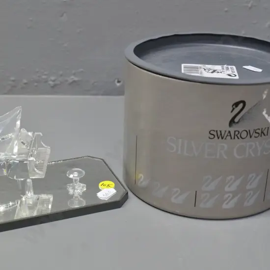 Swarovski crystal ornament - grand piano & stool on mirrored base H-70 - base is 140 x 90