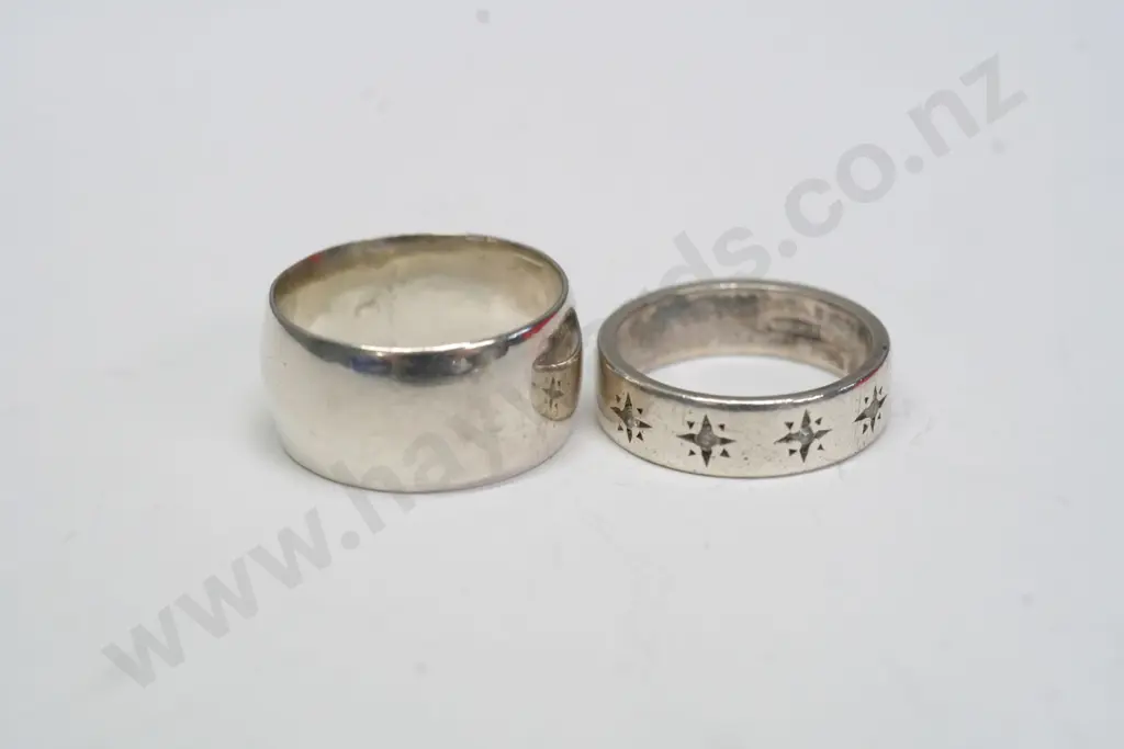 2 silver rings stamped 925 Image 1++