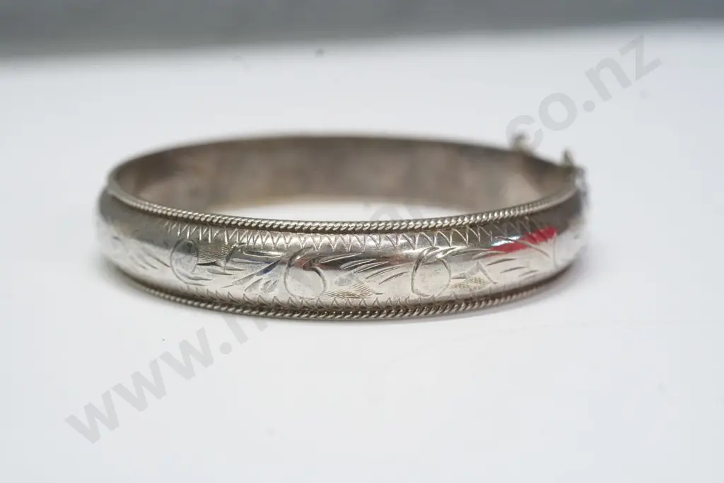 silver etched bangle stamped 925 Image 1++