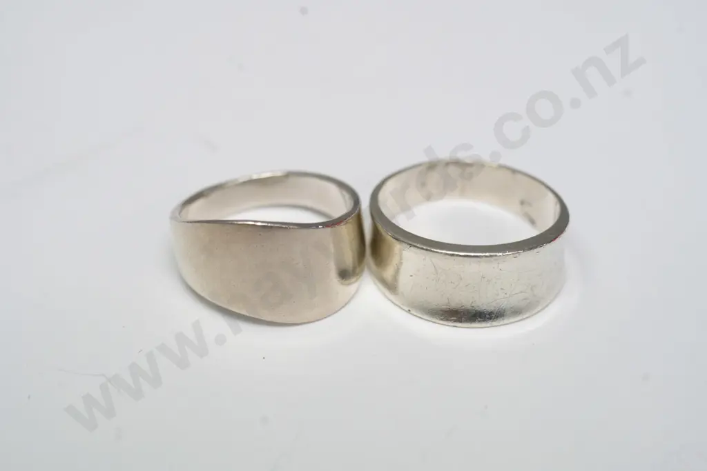 2 plain silver rings stamped stg Image 1++