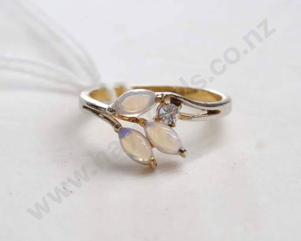 opal dress ring stamped 925 Image 1++