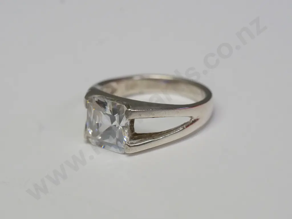 silver cz dress ring stamped 925 Image 1++