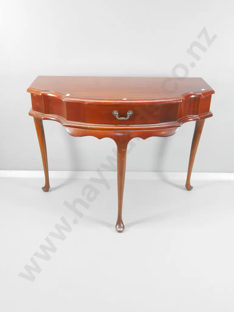 reproduction mahogany cab-leg bow-front hall table with drawer, some marks on top H-730 W-910 D-400 Image 1++
