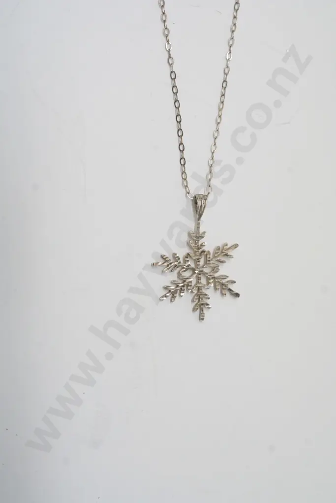 silver leaf nedklace stamped sterling Image 1++