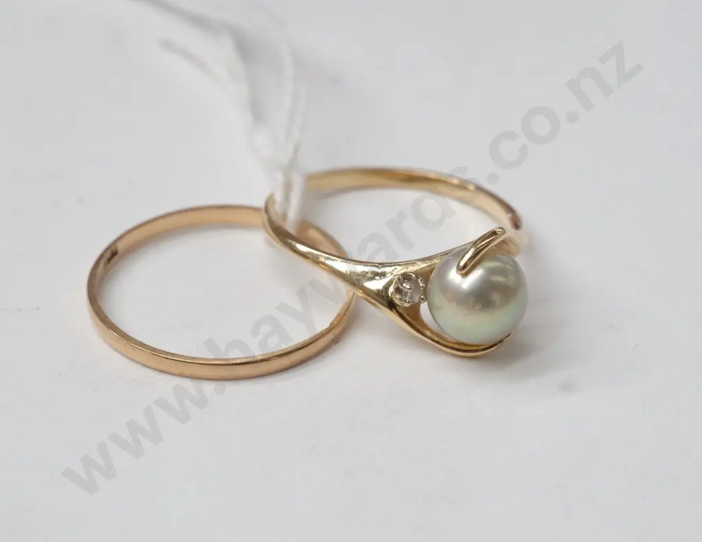 18ct gold band & 14k pearl ring Image 1++