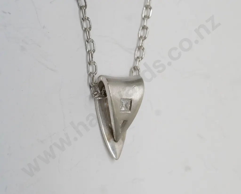 silver pendant with cz stamped 925 & chain stamped stg Image 1++