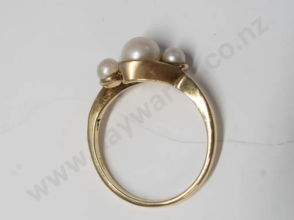 9ct pearl dress ring stamped Image 1++