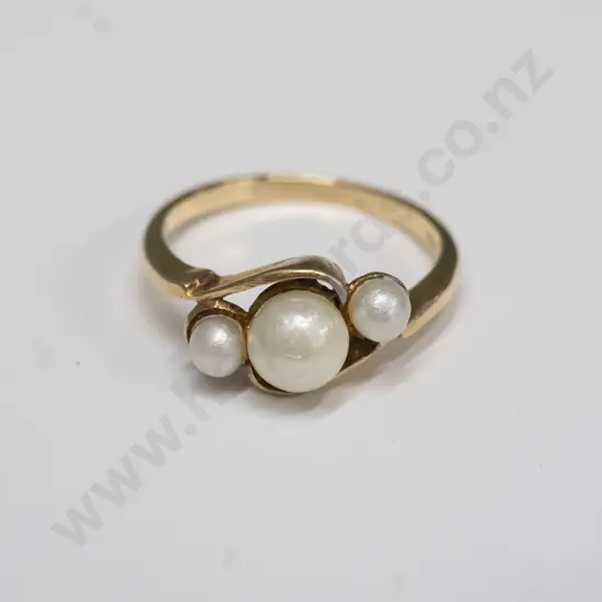 9ct pearl dress ring stamped