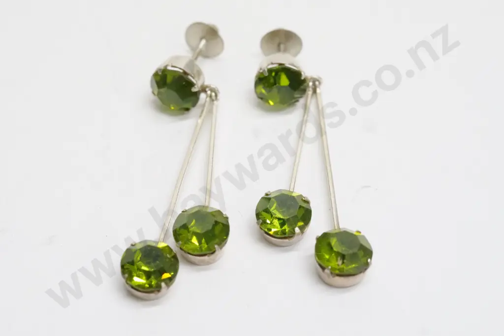 green tourmaline earrlngs Image 1++