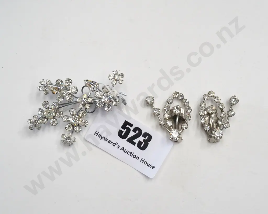 costume brooch & earring set Image 1++
