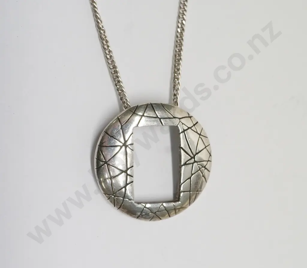 silver necklace on long chain stamped 925 Image 1++