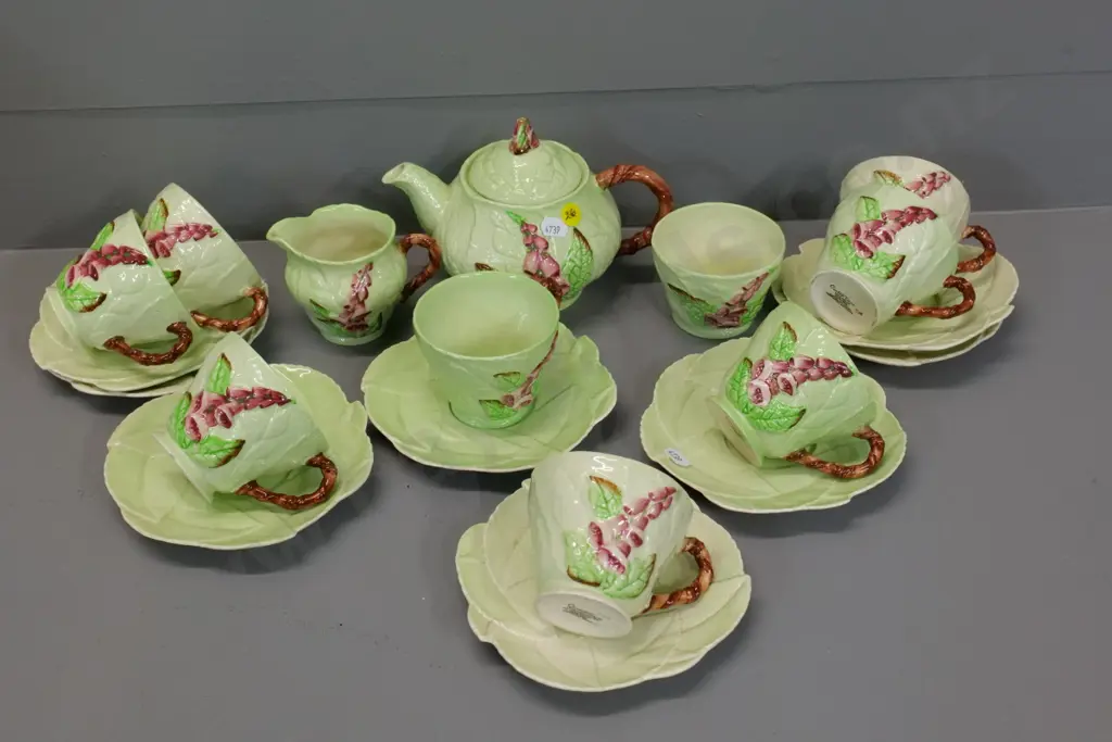 Carlton ware Foxglove pattern teaware - 3 piece tea set and 8 cups & saucers Image 1++