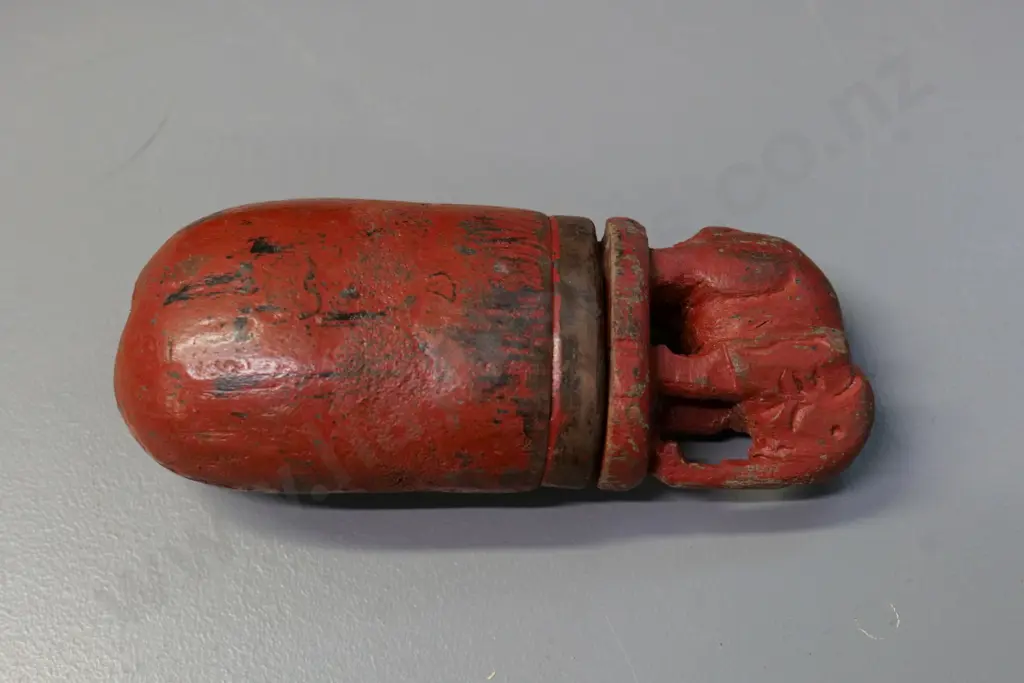 Burmese wooden elephant tea leaf container - rubbing to red paint work H-165 Image 1++