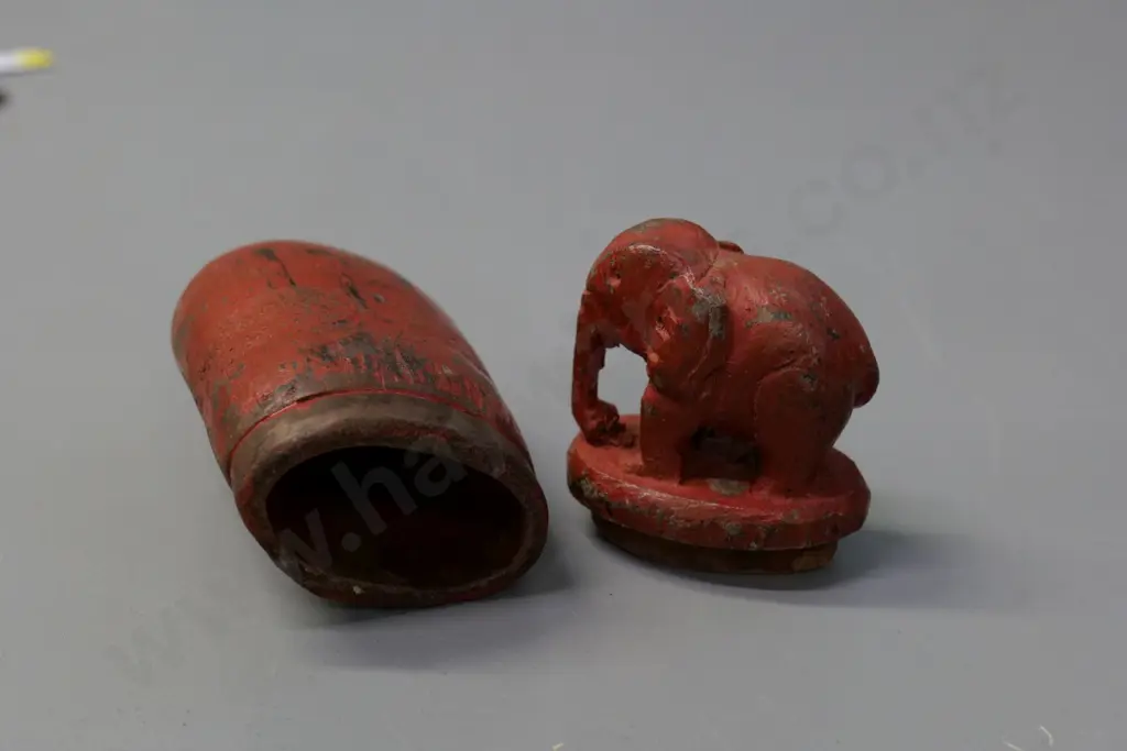 Burmese wooden elephant tea leaf container - rubbing to red paint work H-165 Image 1++