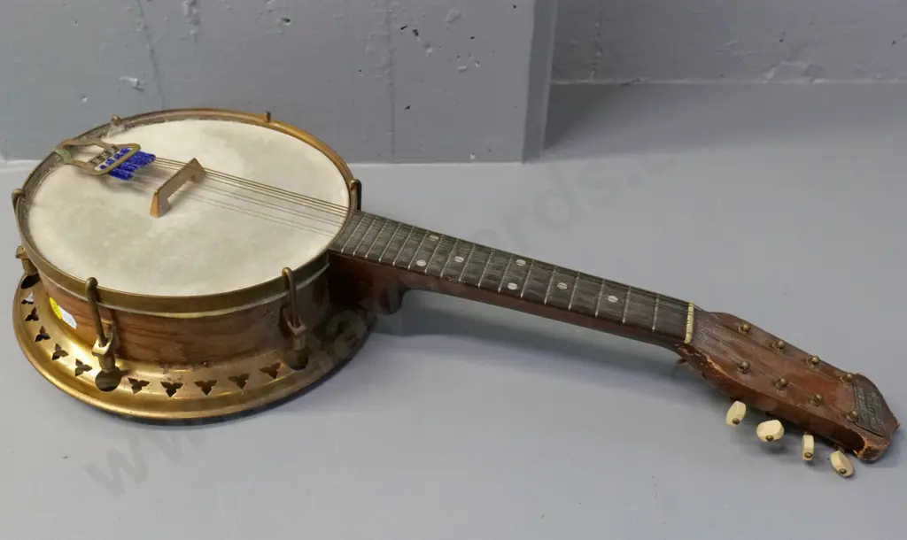 'Challenge' banjo mandolin with wood frame, etched brass resonator/back L-570 back diameter 240 Image 1++