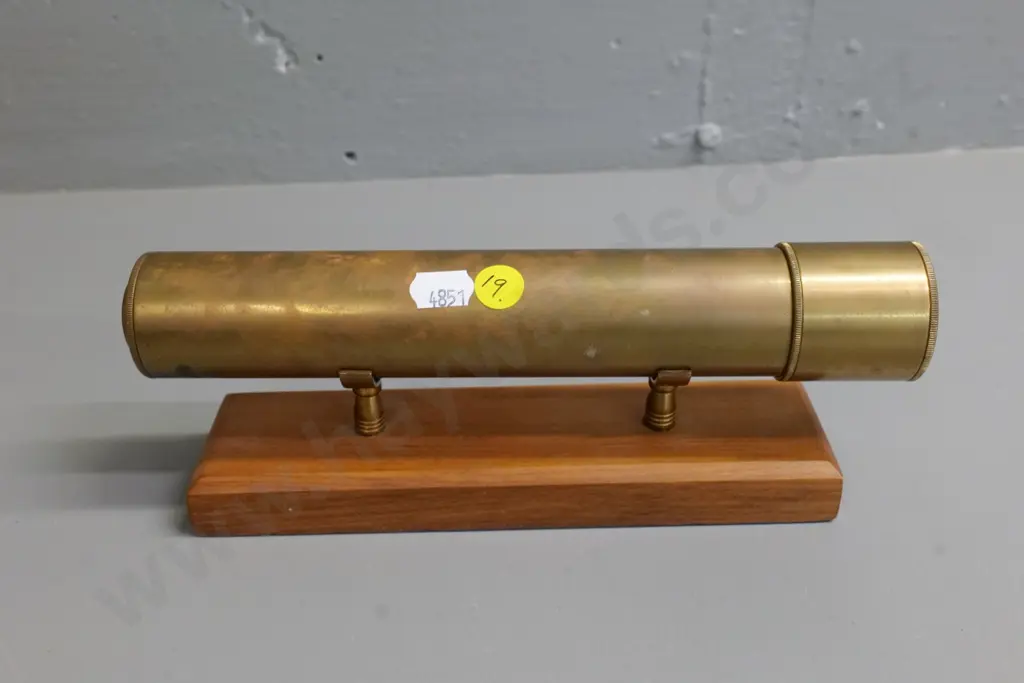 heavy brass kaleidoscope L-230 on wooden stand Image 1++