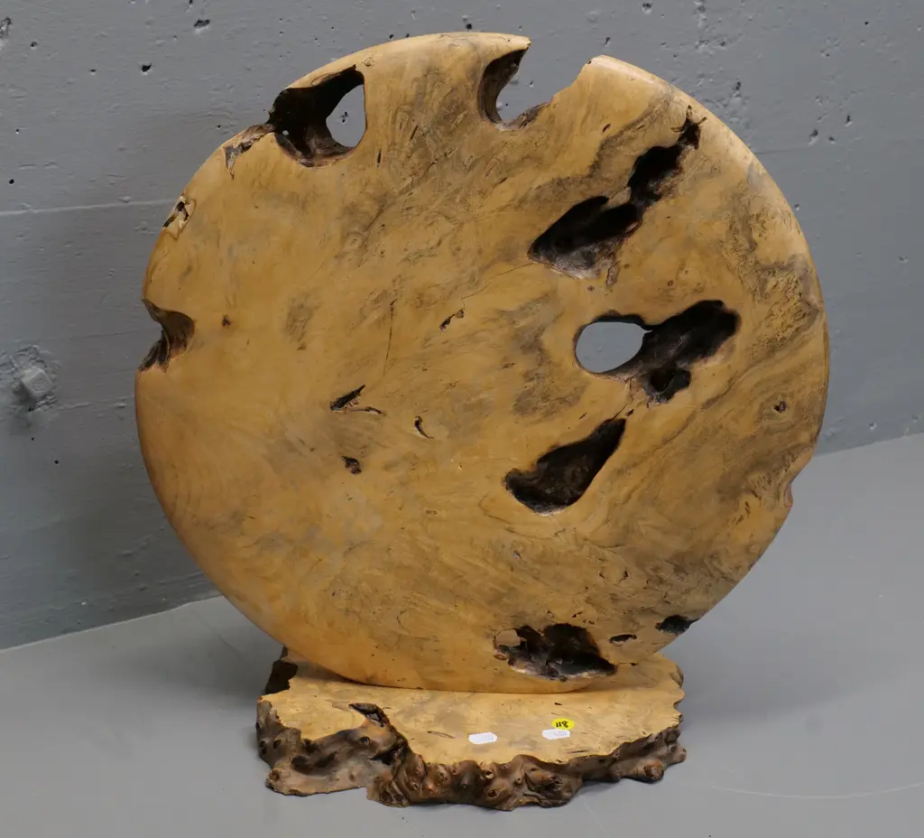 polished wood sculpture H-460 Diameter of disc 420 Image 1++