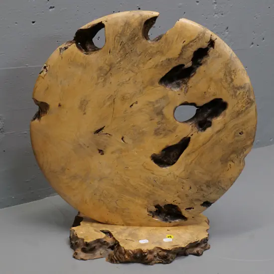 polished wood sculpture H-460 Diameter of disc 420
