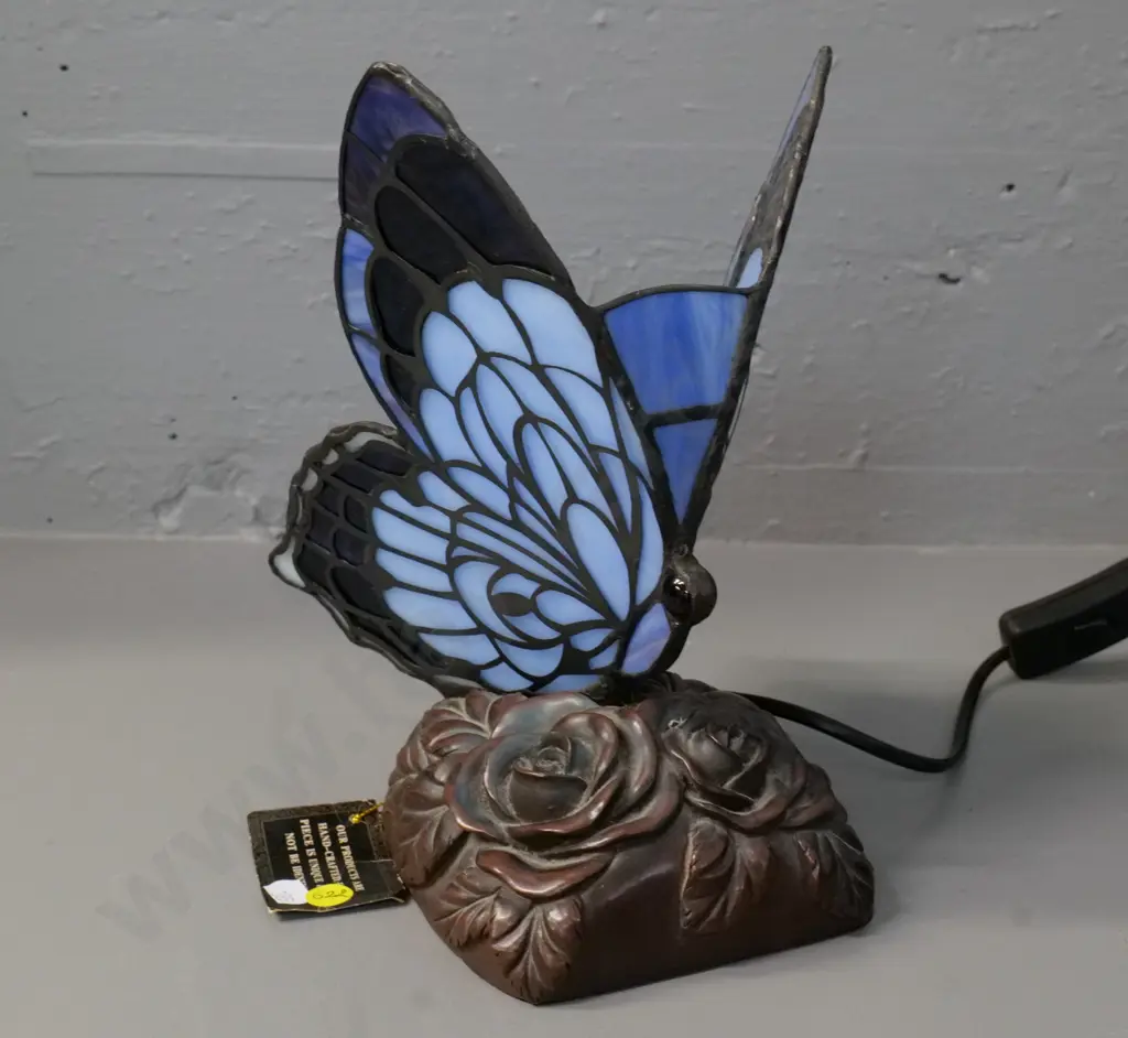 reproduction stained glass butterfly lamp on composite metal-look base H-240 W-170 D-170 Image 1++