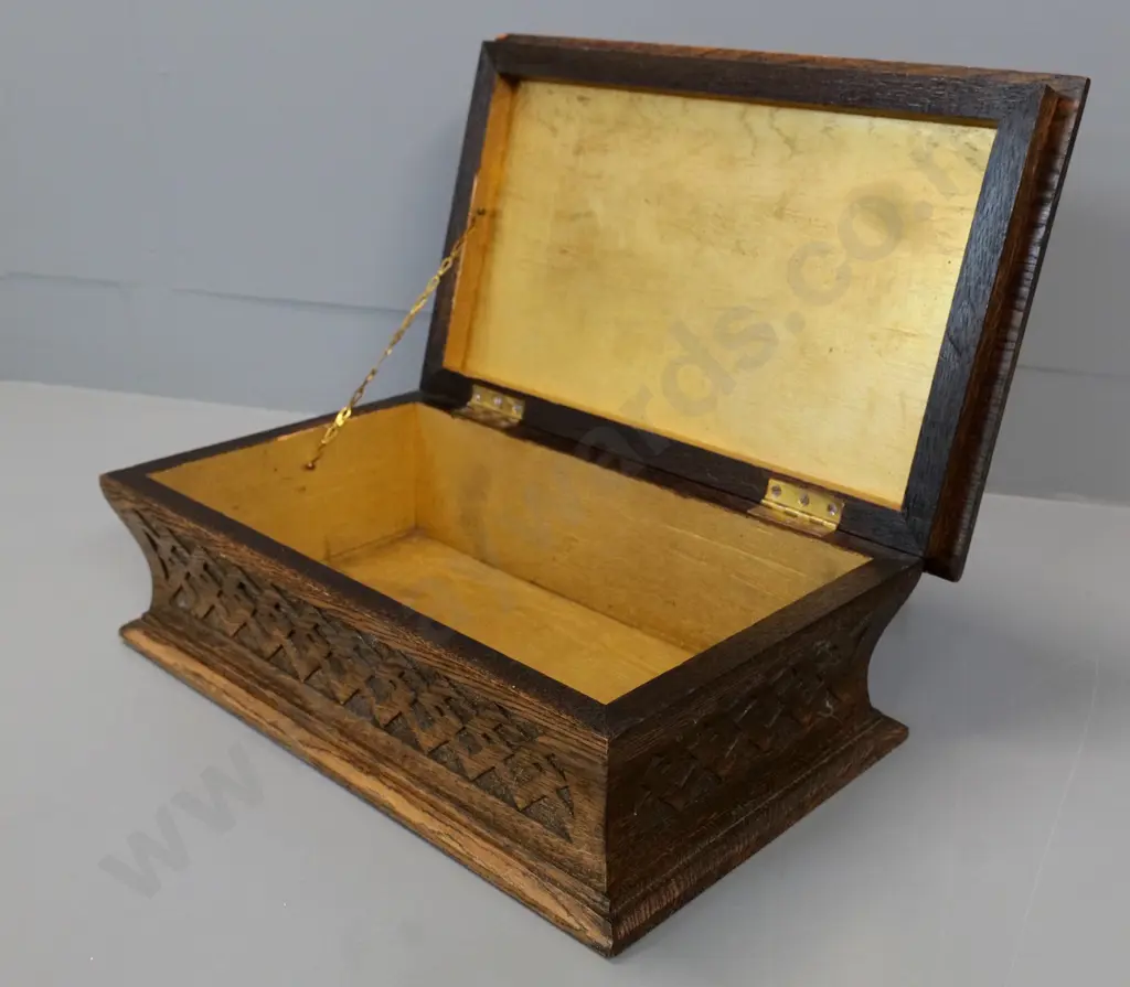 solid oak box with hinged lid, carved motifs and "1929" on lid H-150 W-430 D-260 Image 1++