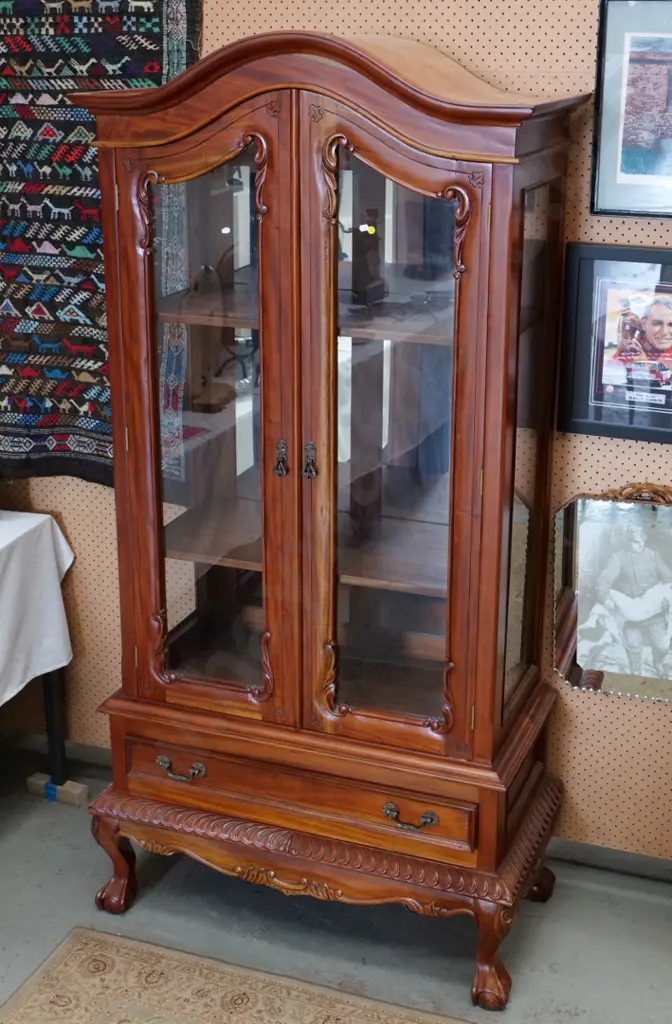 reproduction heavily carved mahogany 2-door display cabinet w/drawer, 2 adjustable shelves H-1920 W-950 D-480 Image 1++