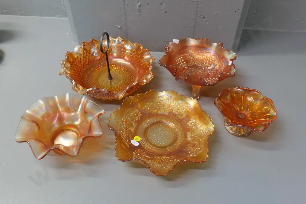 5 marigold carnival glass dishes & bowls including handled bowl H-140 Diameter 240 Image 1++