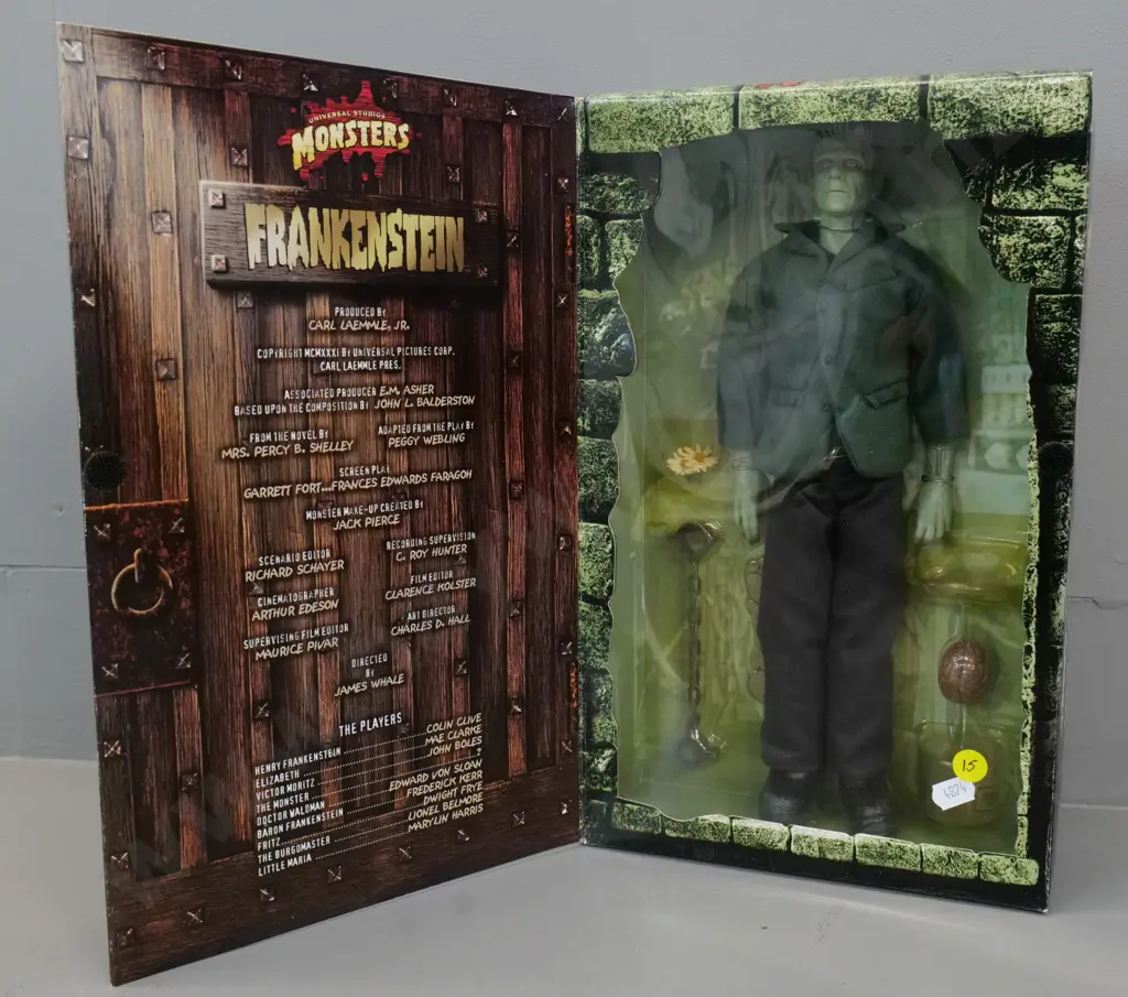 Sideshow Collectables 12" figure in original box - Frankenstein's monster Image 1++