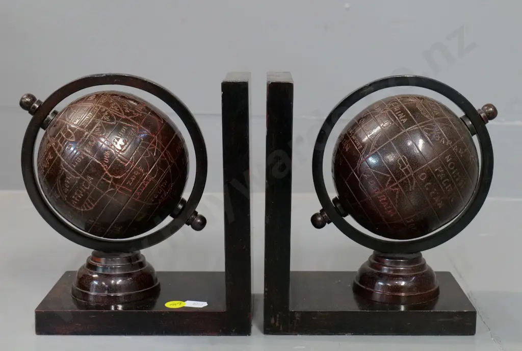 pair of wood, metal & composite world globe motif book-ends H-170 W-170 Image 1++