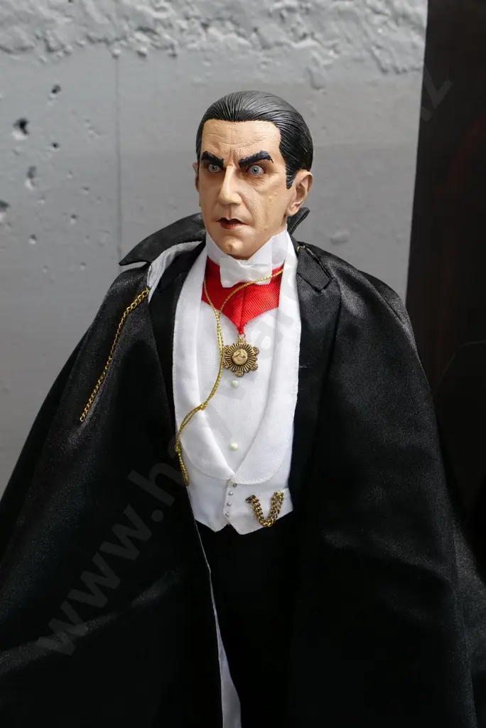 boxed Sideshow Collectables limited edition 1:4 scale figure - Bela Lugosi as Dracula H-500 Image 1++
