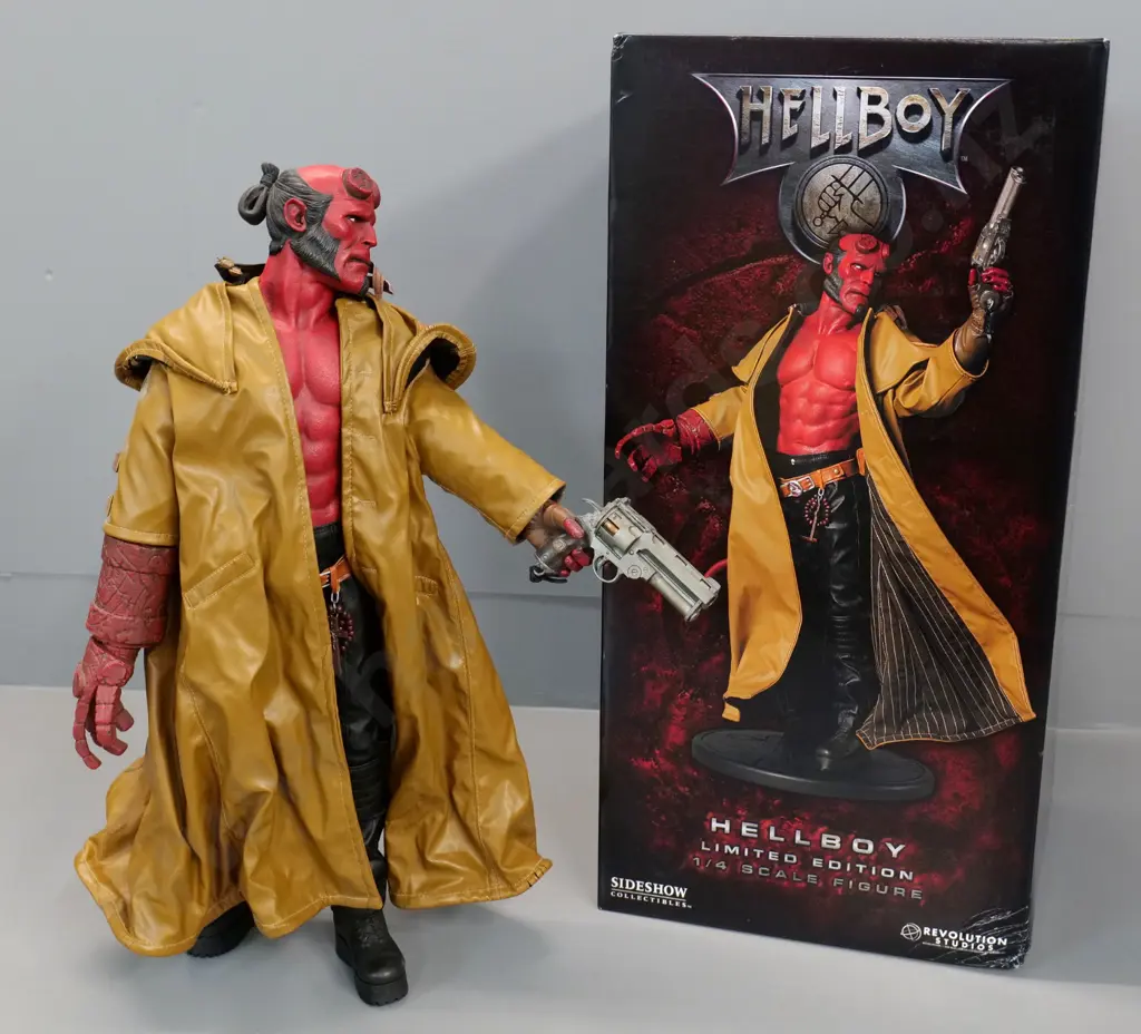 boxed Sideshow Collectables limited edition 1:4 scale figure - Hellboy H-510 Image 1++