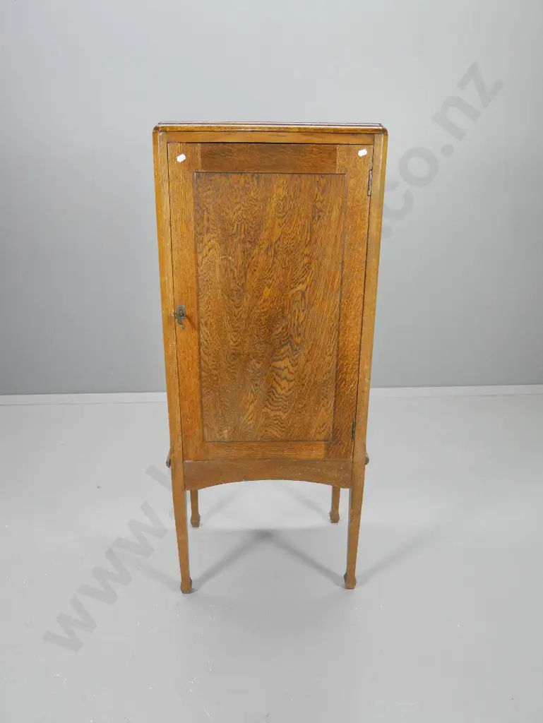 deco single door cupboard w/ non-functioning key latch, polish needs attention. H-1240 W-500 D-340 Image 1++