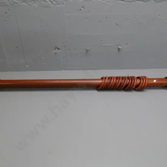 Victorian solid mahogany curtain rail with rings - one finial needs tightening, some cracks to rings L-1640