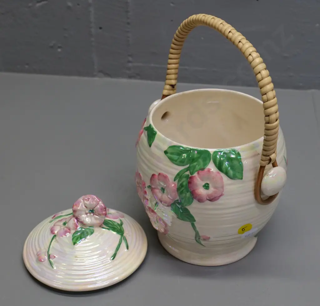 Maling lustre glaze floral pattern biscuit barrel with cane handle H-220 Image 1++