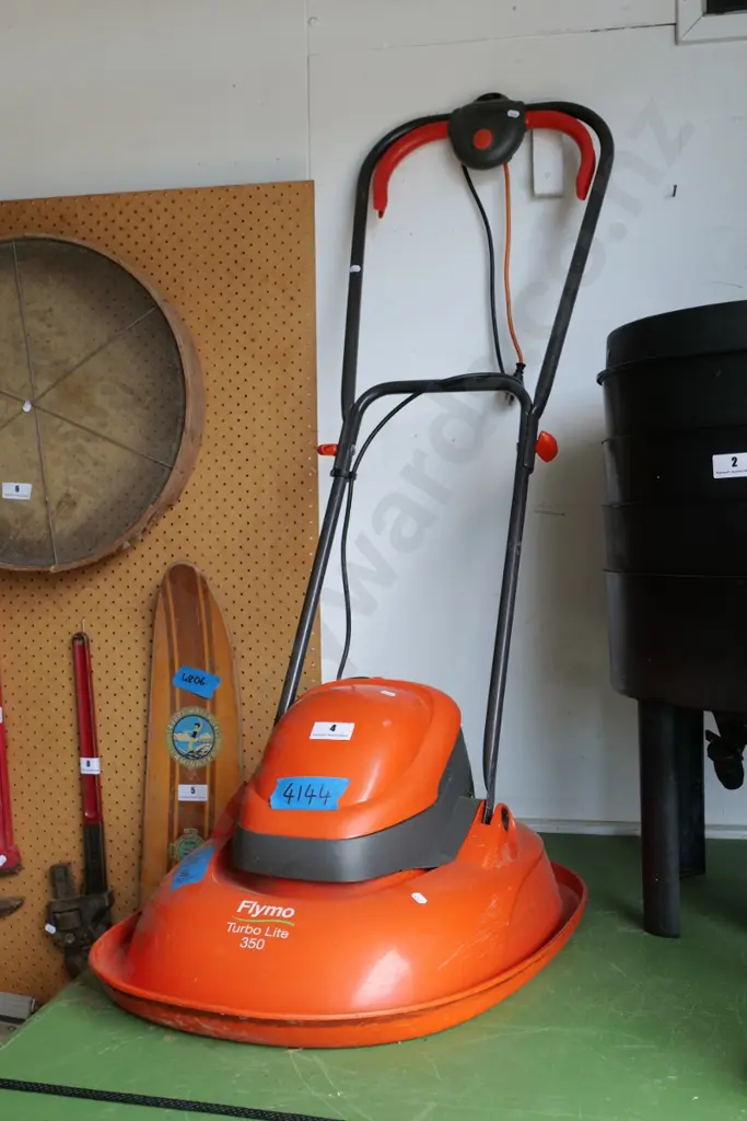 Flymo electric lawn mower Image 1++