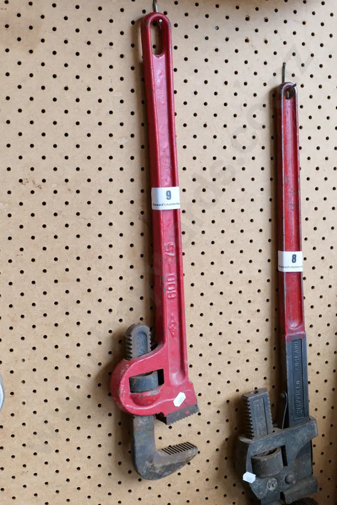large plumber's stilson Image 1++