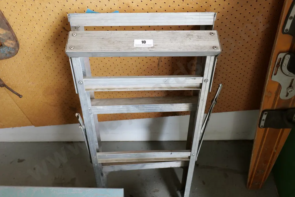 2 step aluminium ladder Image 1++