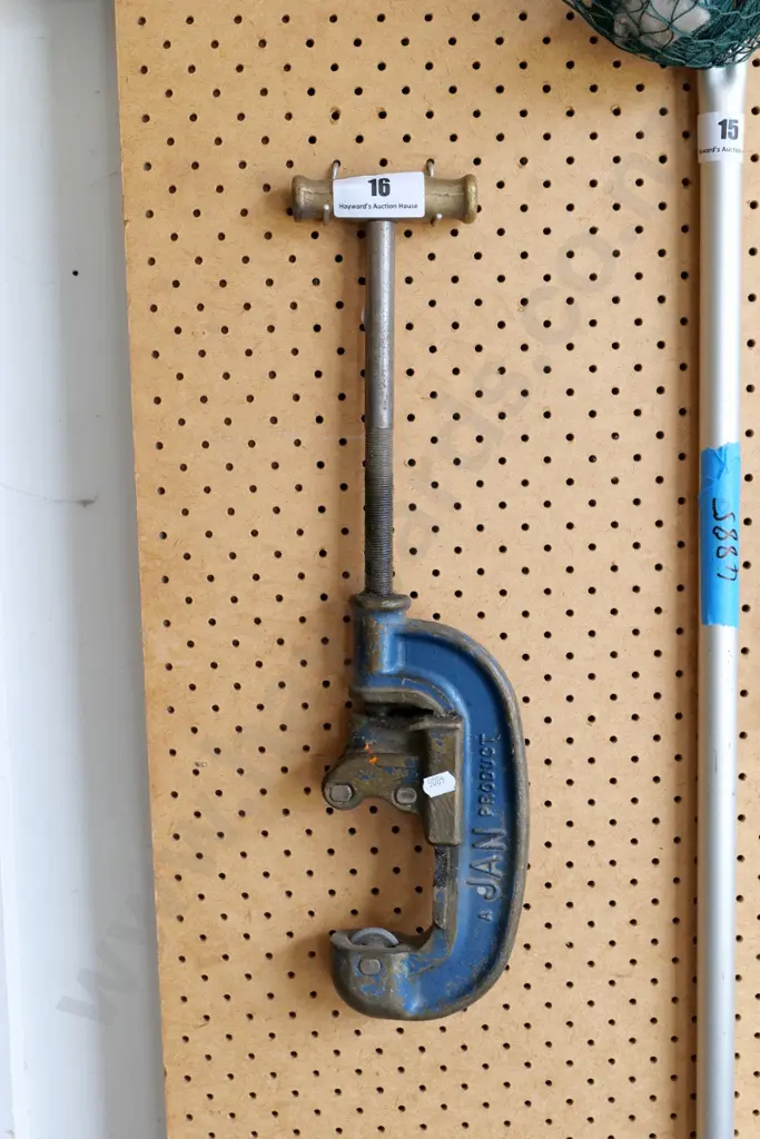 pipe cutter Image 1++