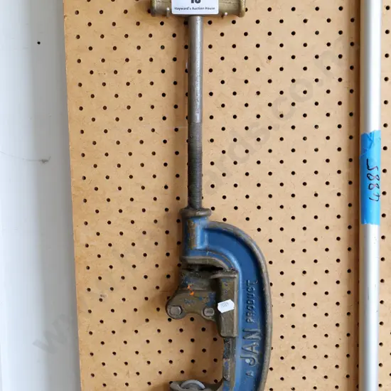 pipe cutter