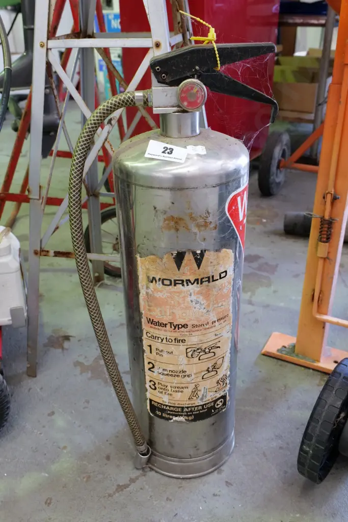 fire extinguisher -(As-Is, No Returns) Image 1++