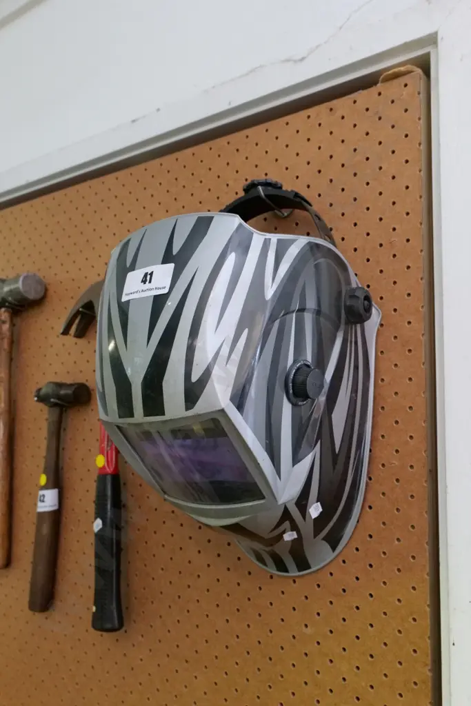 welder's mask Image 1++
