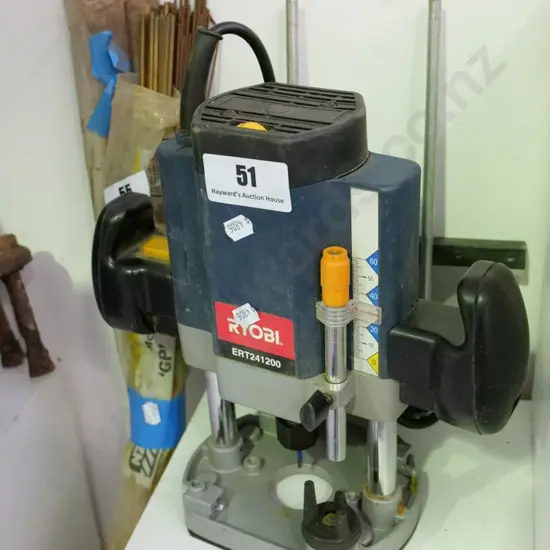 Ryobi plunge router