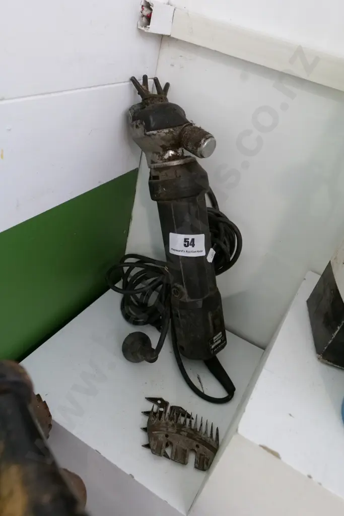 electric hand held  sheep shearers Image 1++