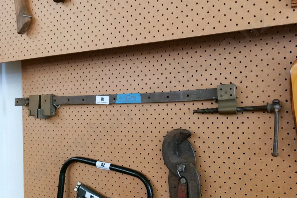 small metal and brass sash clamp Image 1++