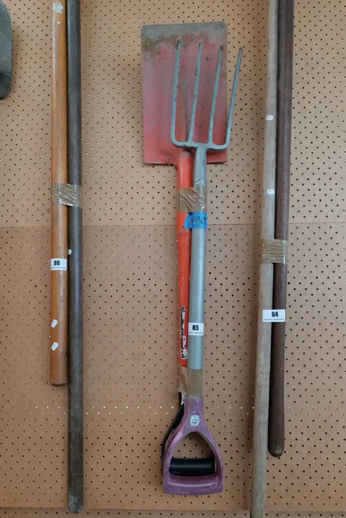 garden fork and spade Image 1++