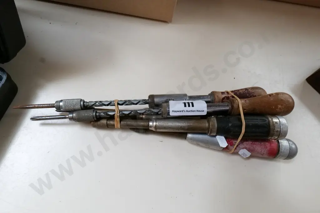 bundle of twist screwdrivers Image 1++